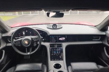 GTS Sport Turismo salonPL gwar. pneumatyka skrętna oś VAT23%